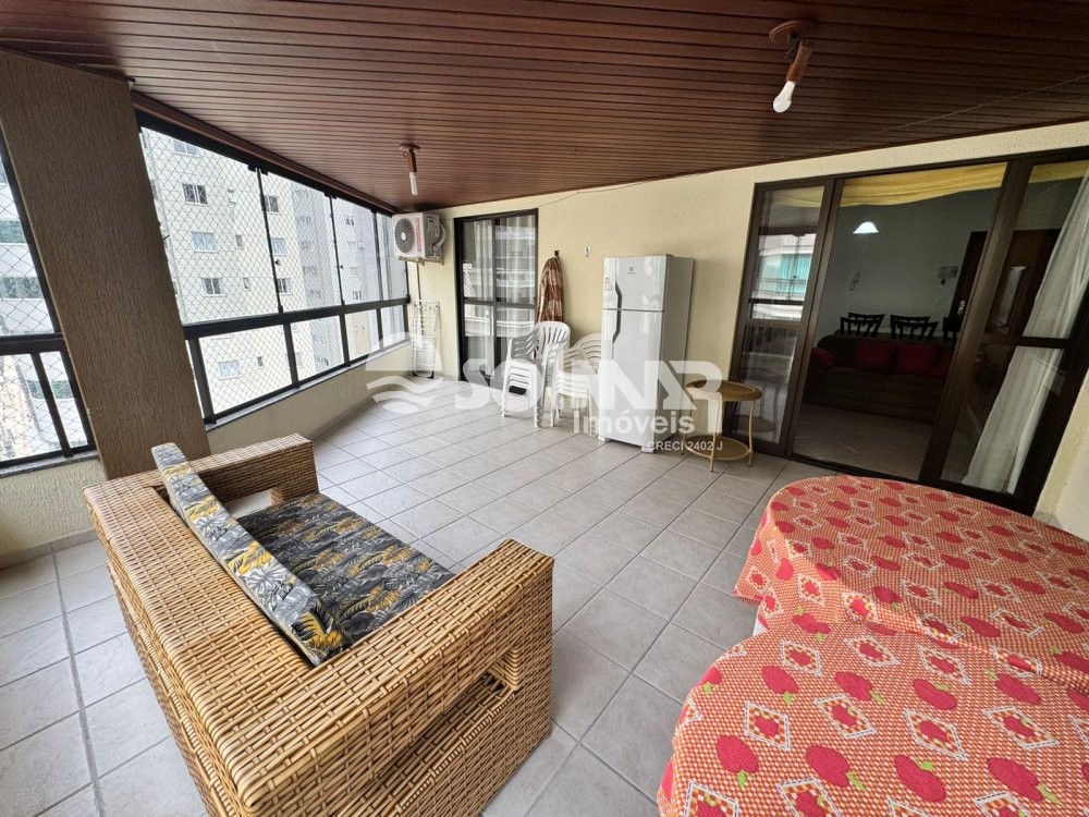 (TEMPOR�RIO) 03 DORM E 01 VAGA - MEIA PRAIA