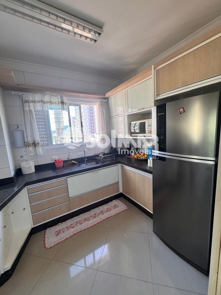 03 DORMIT�RIOS E 02 SUITES - 02 VAGAS - MEIA PRAIA