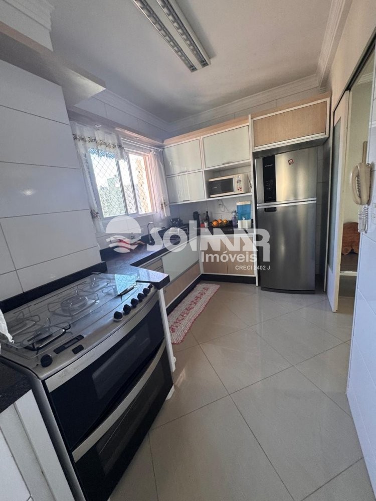 03 DORMIT�RIOS E 02 SUITES - 02 VAGAS - MEIA PRAIA