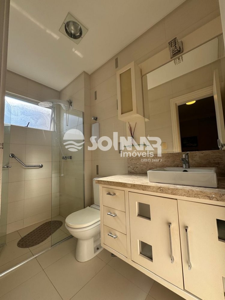 03 DORMIT�RIOS E 02 SUITES - 02 VAGAS - MEIA PRAIA