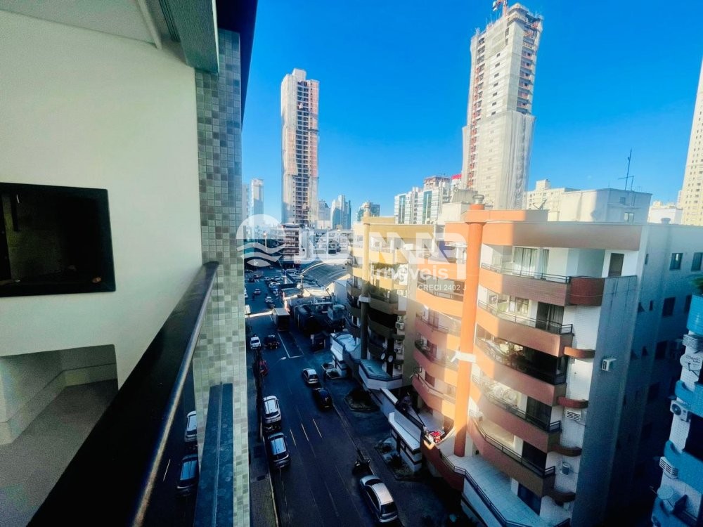 03 SUITES E 02 VAGA DE GARAGEM - MEIA PRAIA