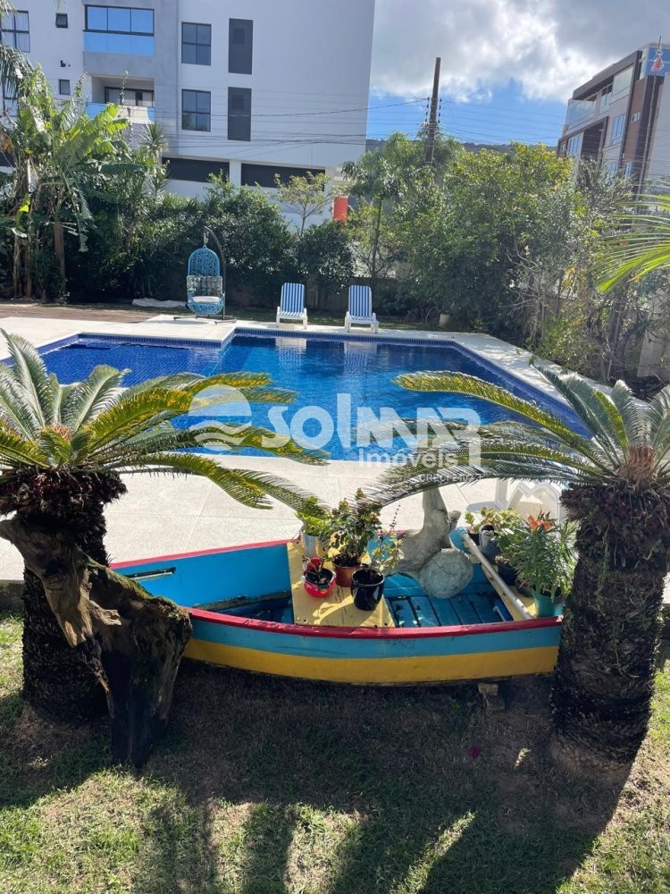 CASA  COM PISCINA 04 SUITES MARISCAL/ BOMBINHAS