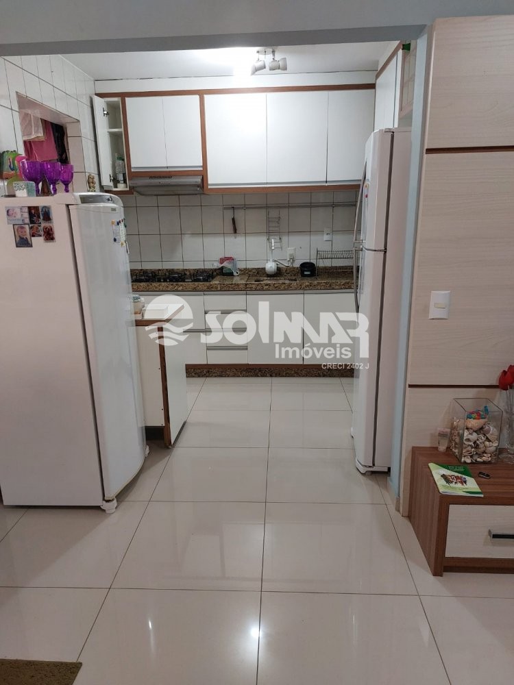 3 DORM SENDO 1 SUITE 1 VAGA  MOBILIADO QUADRA MAR
