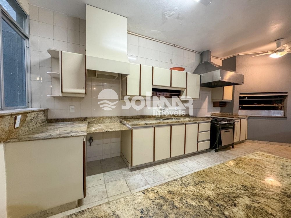 4 DORM SENDO 2 SUITES 1 VAGA DE GARAGEM MEIA PRAIA
