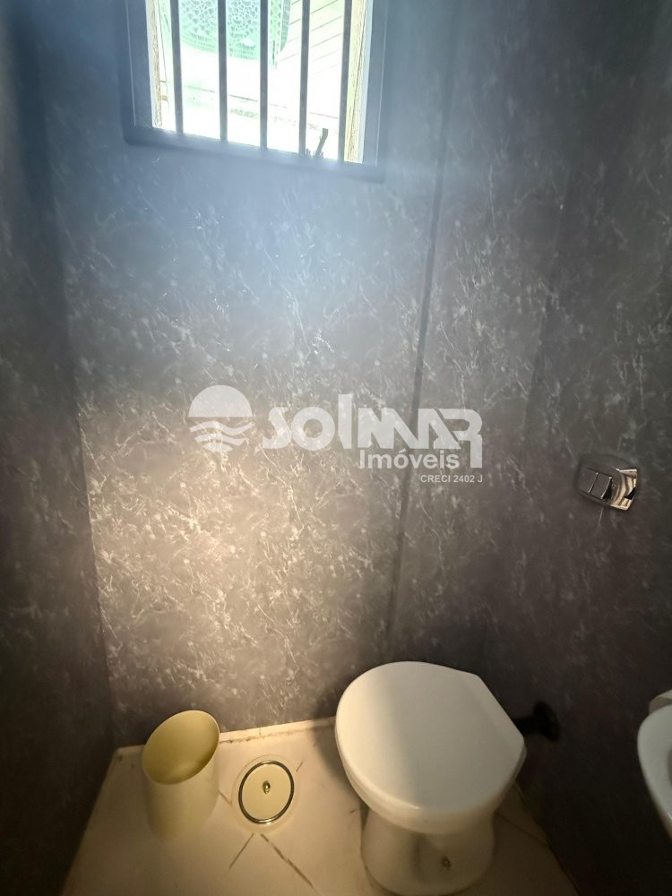 SALA  COMERCIAL  - PREDIO  FRENTE AVENIDA