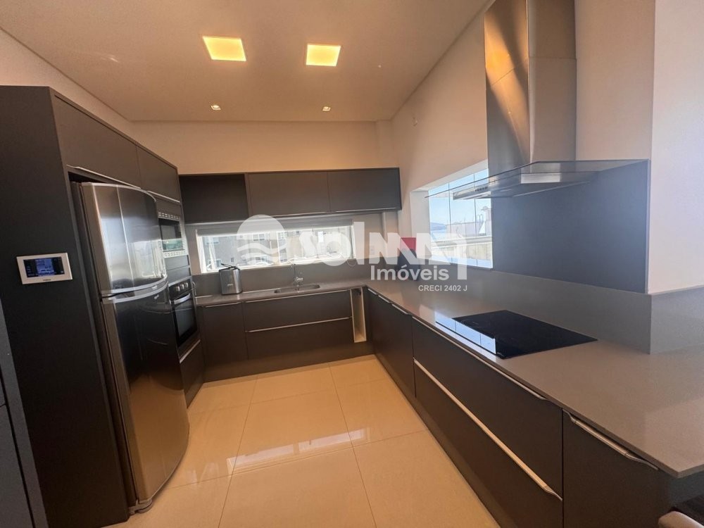 (ANUAL) 04 SUITES 03 VAGAS -QUADRA MAR -  MEIA PRA