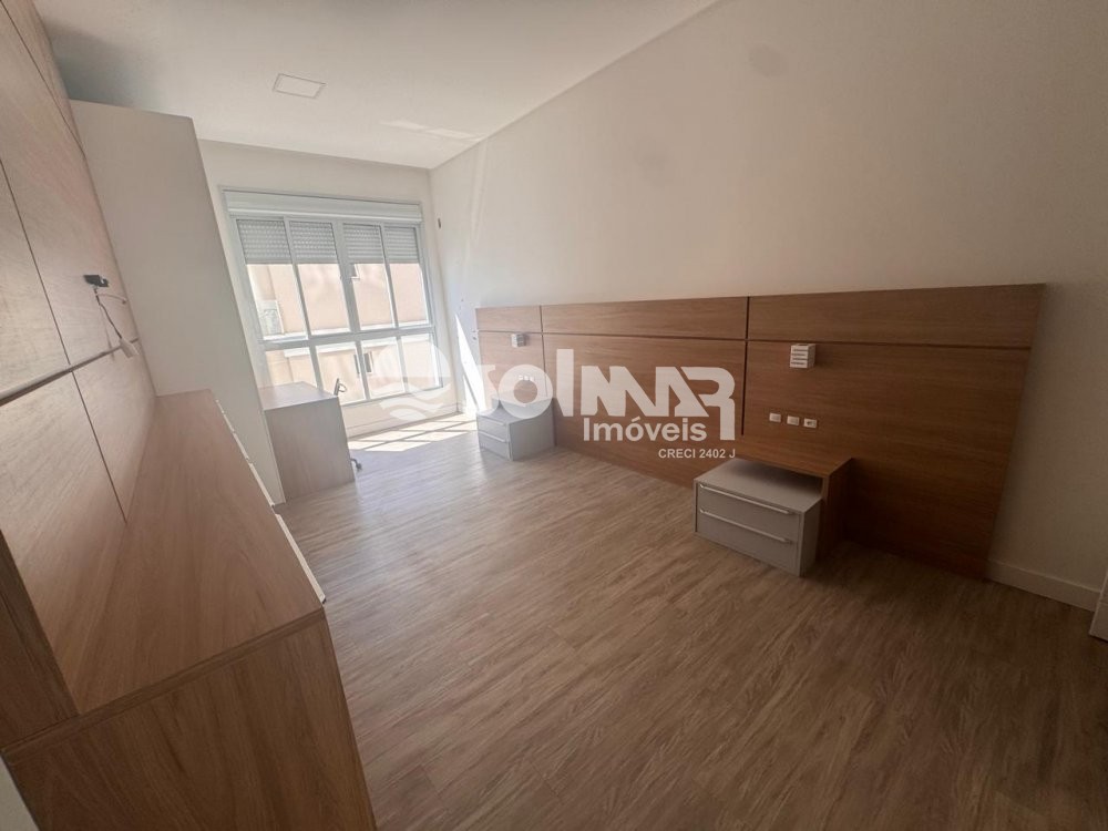(ANUAL) 04 SUITES 03 VAGAS -QUADRA MAR -  MEIA PRA