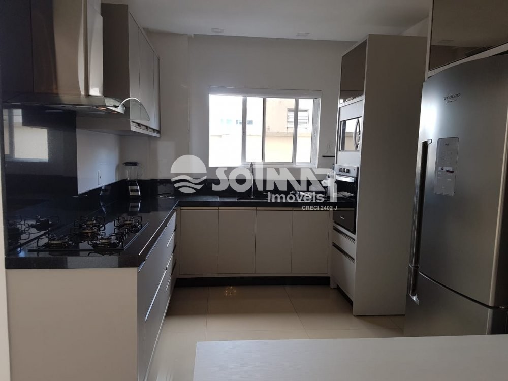 3 SUITES 3 VAGAS DE GARAGEM - MEIA PRAIA