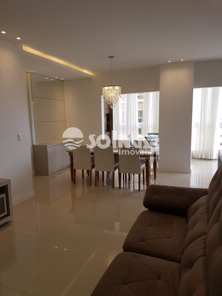 3 SUITES 3 VAGAS DE GARAGEM - MEIA PRAIA