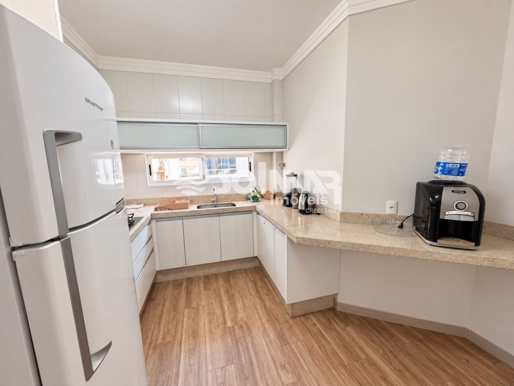 3 SUITES 1 VAGA DE GARAGEM - MEIA PRAIA