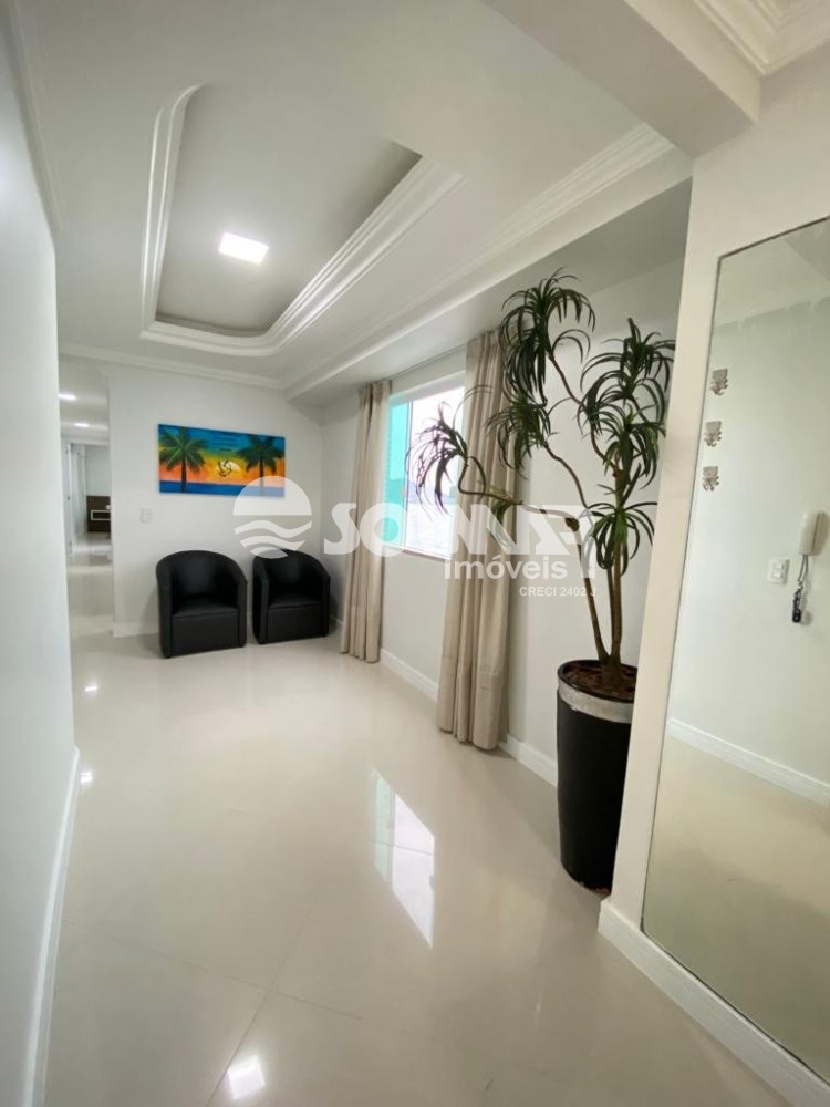 03 SUTES E 02 VAGAS DE GARAGEM - QUADRA MAR