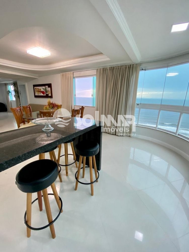 03 SUTES E 02 VAGAS DE GARAGEM - QUADRA MAR