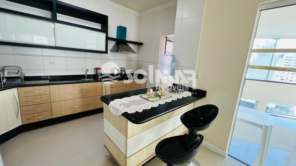 03 DORM E 02 VAGAS DE GARAGEM - MEIA PRAIA