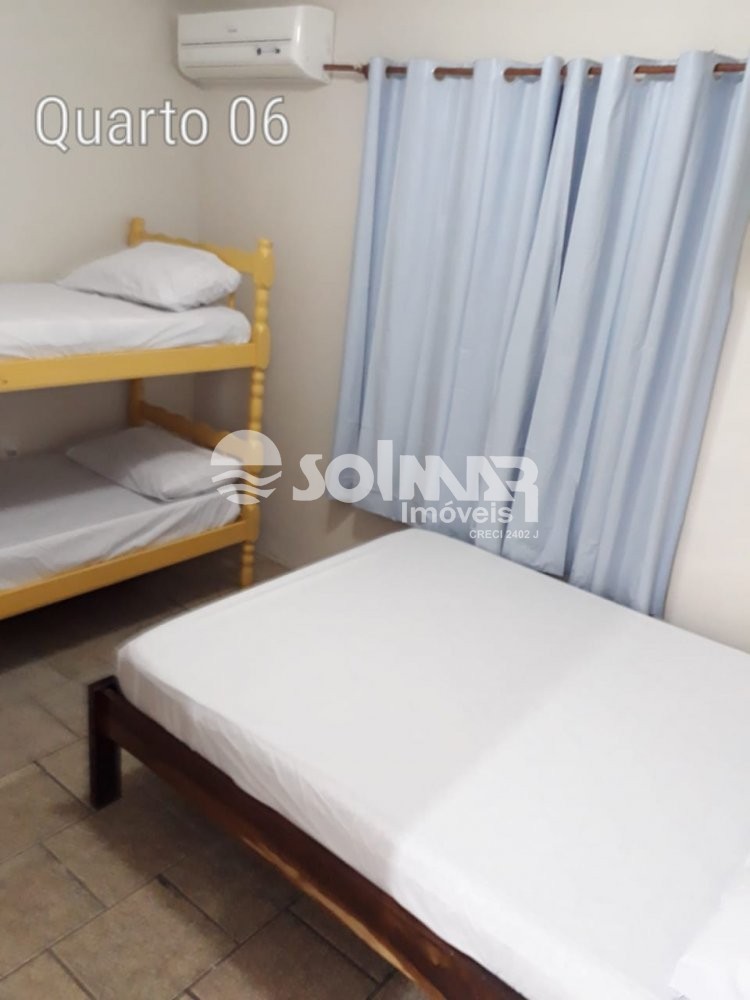 CASA DE EXCURS�O BEM LOCALIZADA - MEIA PRAIA