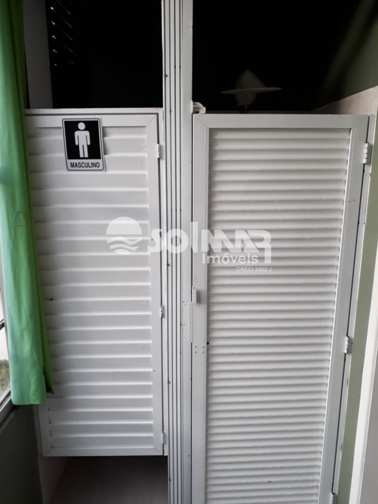 CASA DE EXCURS�O BEM LOCALIZADA - MEIA PRAIA