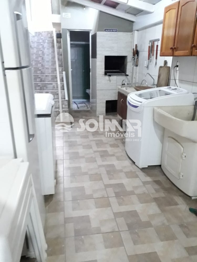 CASA DE EXCURS�O BEM LOCALIZADA - MEIA PRAIA