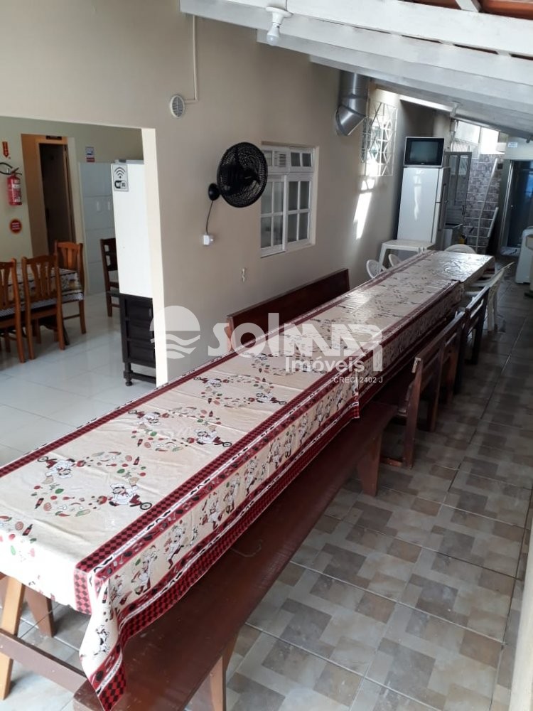 CASA DE EXCURS�O BEM LOCALIZADA - MEIA PRAIA