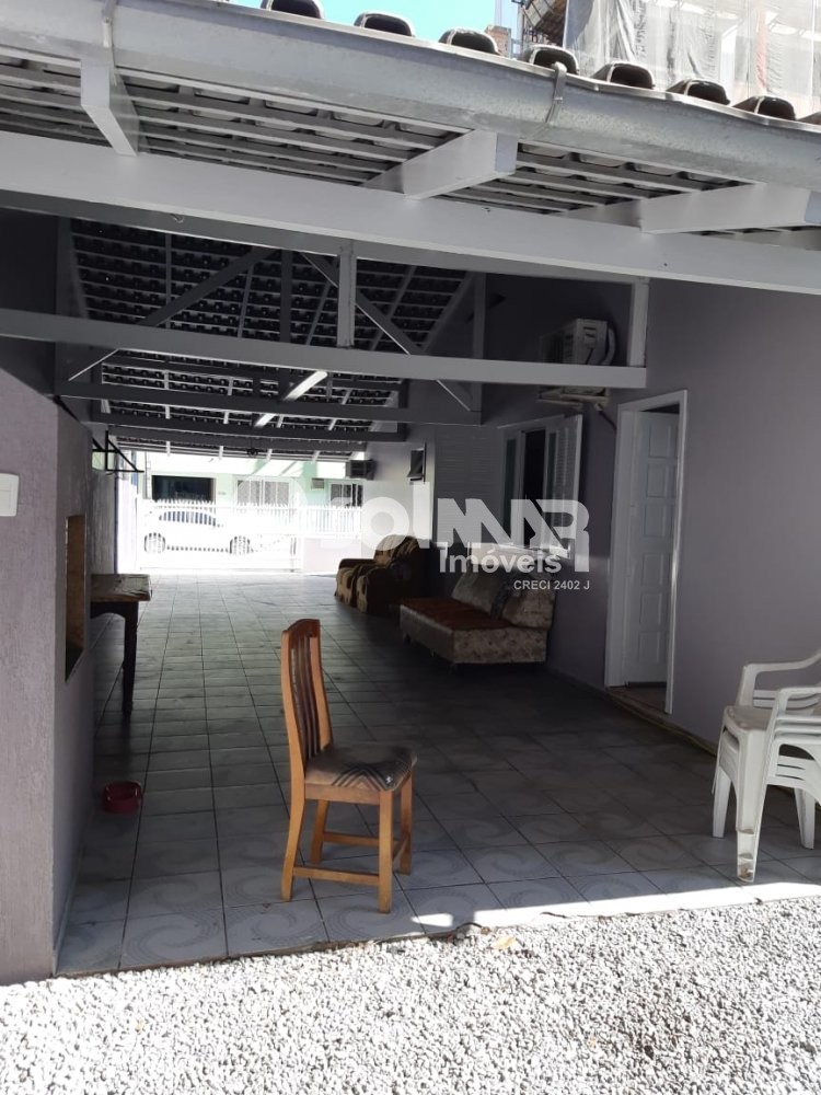 04 DORMITRIOS E 04 VAGAS - CASA 