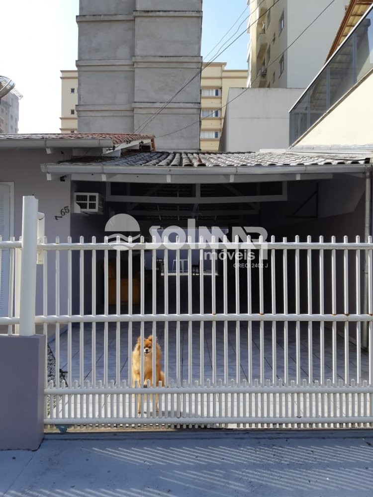 04 DORMITRIOS E 04 VAGAS - CASA 