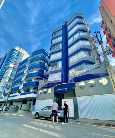 05 SU�TES E 02 VAGAS DE GARAGEM - QUADRA MAR