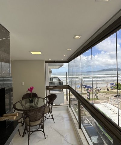 03 DORMIT�RIOS E 01 VAGA DE GARAGEM - LATERAL MAR