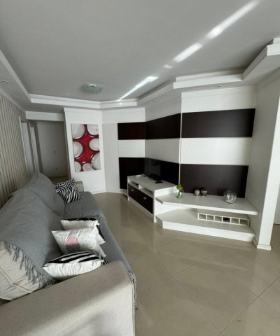 03 SU�TES E 02 VAGAS DE GARAGEM - AT� 200M DO MAR 