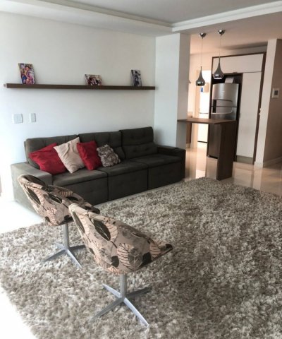 03 SU�TES E 02 VAGAS DE GARAGEM - MEIA PRAIA 