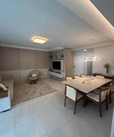 04 SU�TES E 04 VAGAS DE GARAGEM - QUADRA MAR