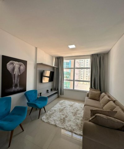 03 SU�TES E 03 VAGAS DE GARAGEM - MEIA PRAIA 