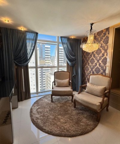 04 DORMIT�RIOS E 02 VAGAS DE GARAGEM - MEIA PRAIA