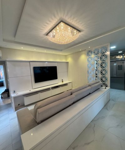 04 SU�TES E 02 VAGAS DE GARAGEM - MEIA PRAIA