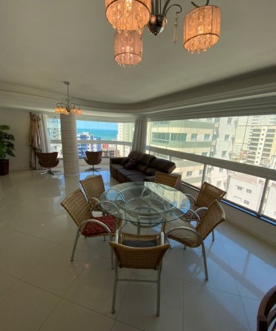 03 SU�TES E 02 VAGAS DE GARAGEM - ANDAR ALTO