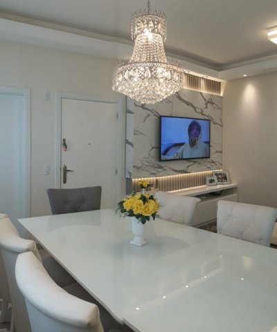 03 SU�TES E 02 VAGAS DE GARAGEM - MEIA PRAIA 