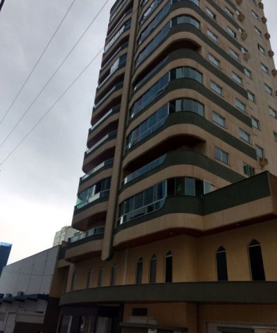 03 DORMIT�RIOS E 01 VAGA - AMPLO TERRA�O